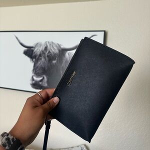 Calvin Klein 
Black Zip Wallet